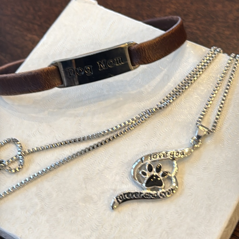Dog Mom new in box necklace and bracelet gift set in box